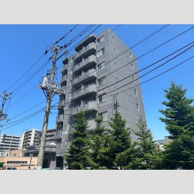 RC造8階建て・建物外観