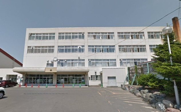 札幌市立 西園小学校まで742m