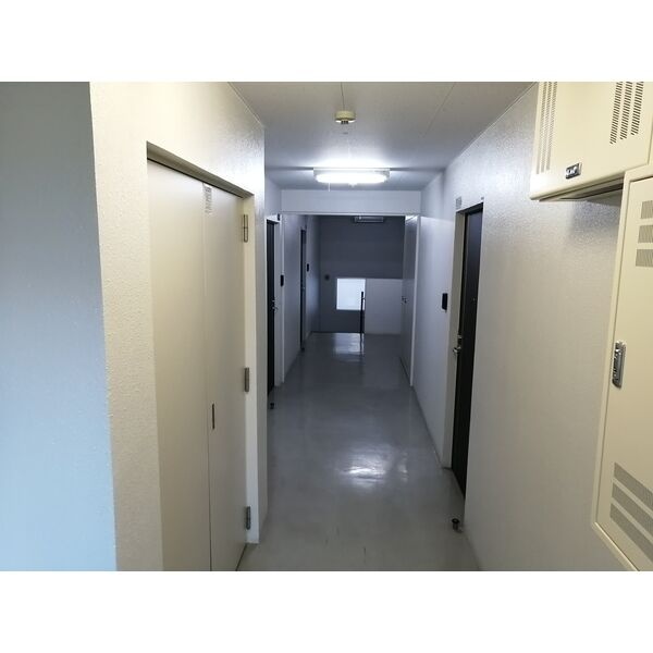 建物内の共用廊下
