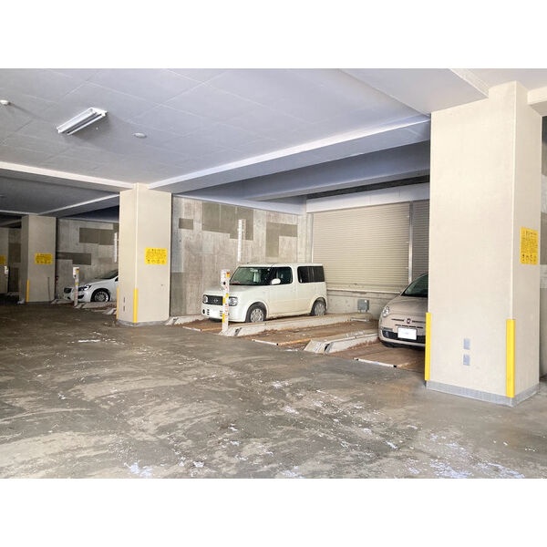 建物内の駐車場