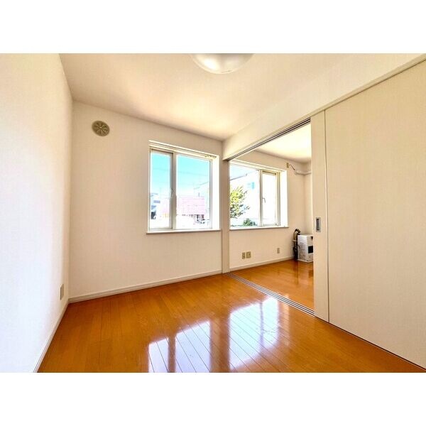 洋室からリビングへ