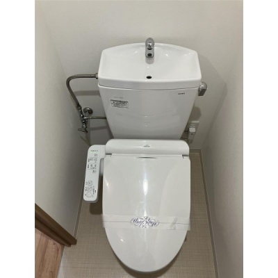 温水洗浄便座付きトイレ
