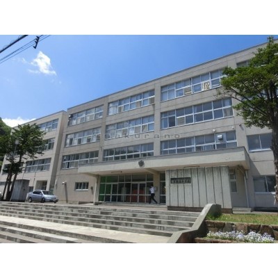 札幌市立 手稲西中学校まで442m