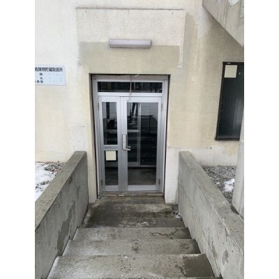 建物の別側入口