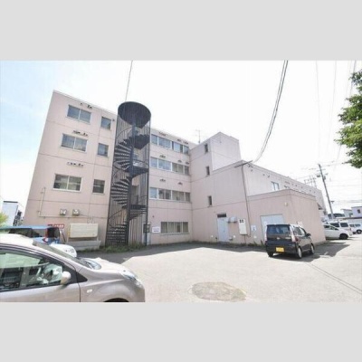 建物裏側の外観