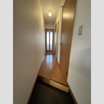 玄関から室内への廊下