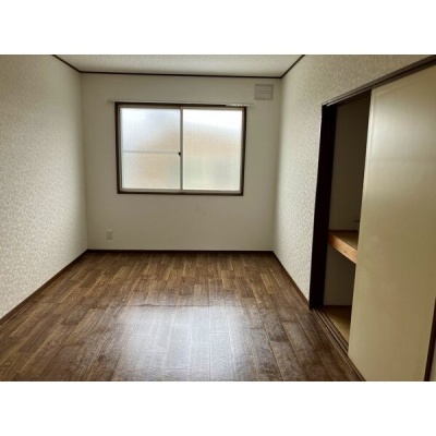 収納付きの洋室