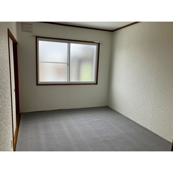 床材を貼り替えた居室