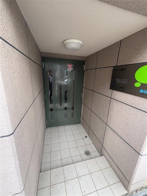 建物エントランス（参考写真）
