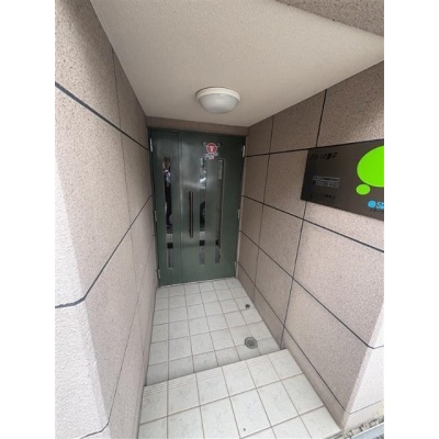 建物エントランス（参考写真）