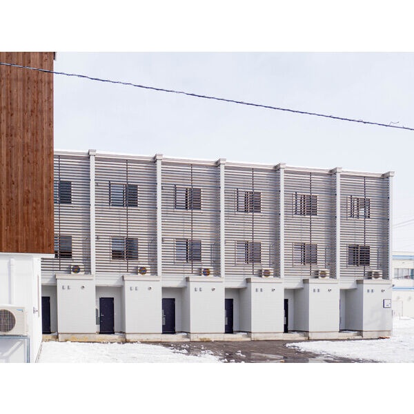 別方向の建物外観