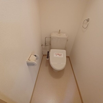 温水洗浄機能付きトイレ