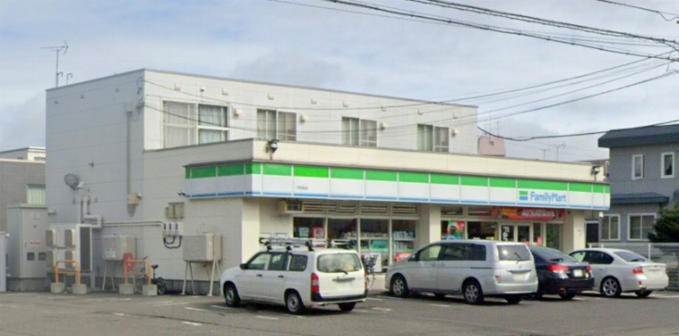 建物外観・1階コンビニ