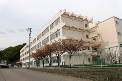 札幌市立 宮の丘中学校まで2274m