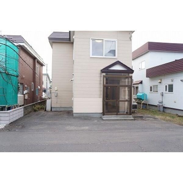 建物正面・敷地まわり