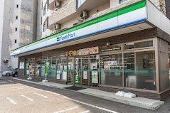 徒歩4分。