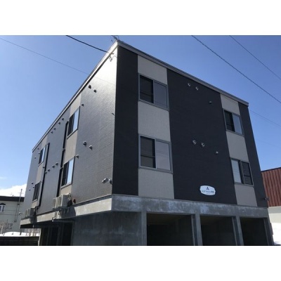 2017年築・木造3階建ての外観