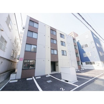 建物正面の外観