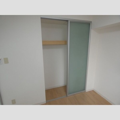 室内参考：衣類をまとめられるクローゼット
