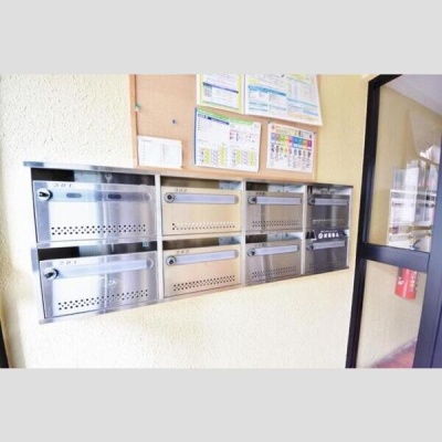 過去撮影：共用エントランスの集合郵便受け