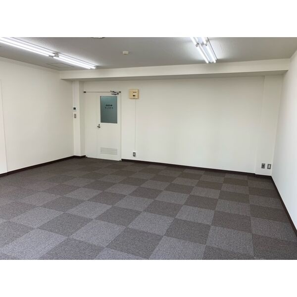 別室参考：同ビル6階A室（同面積）別角度