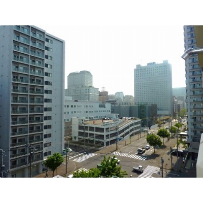 周辺の街並み。市街地の雰囲気をご覧いただけます。