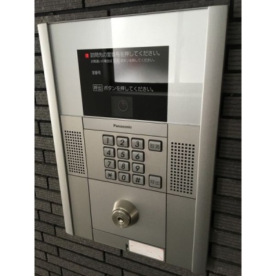 エントランスのオートロック操作盤です。