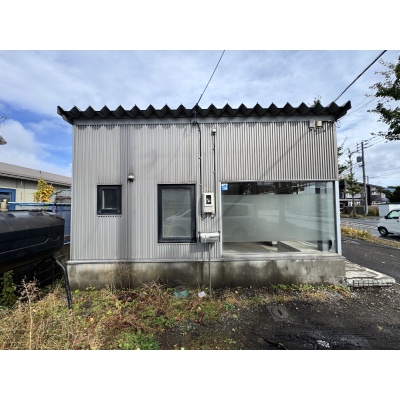横から見た建物