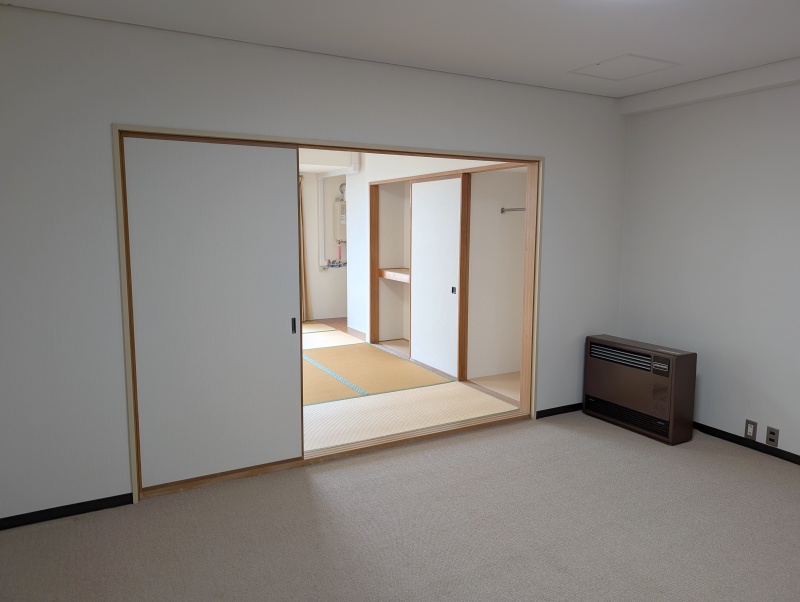 居間、ファンコンベクター