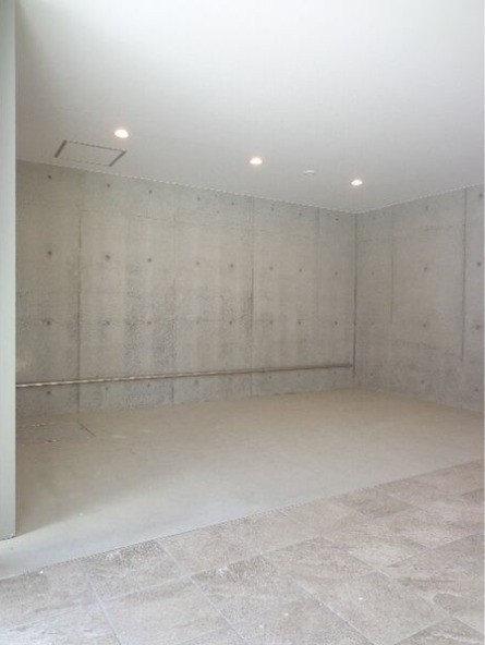 敷地内・建物