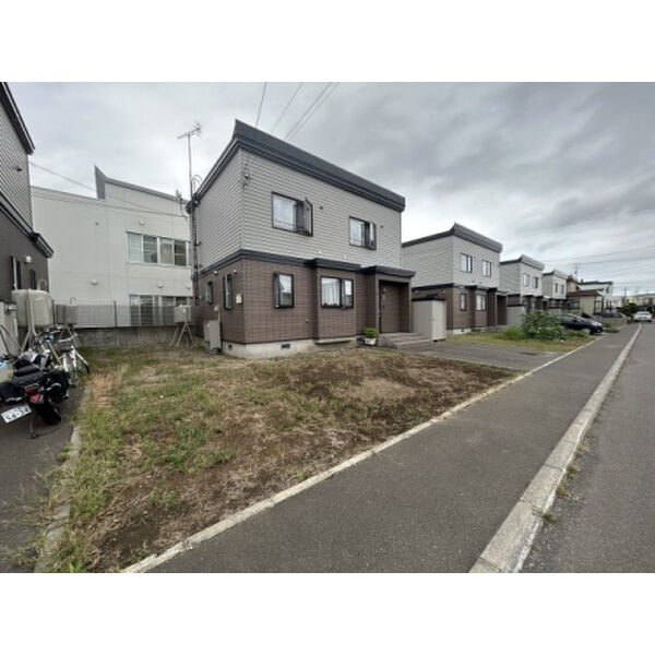 建物と敷地まわりの様子