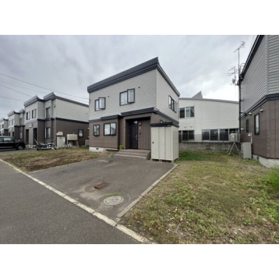 建物と敷地まわりの様子