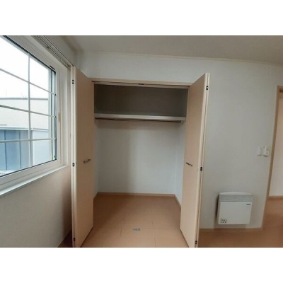 衣類や荷物を整理できる収納
