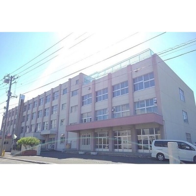 通学区の篠路中学校・徒歩7分