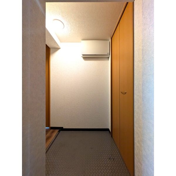 収納を備えた玄関まわり
