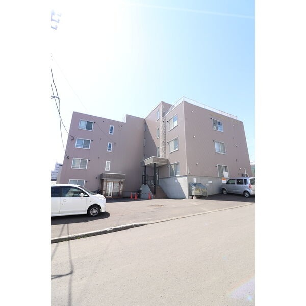 建物入口側の外観