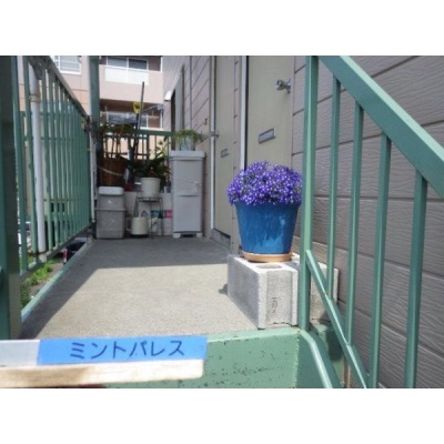 共用通路と外階段