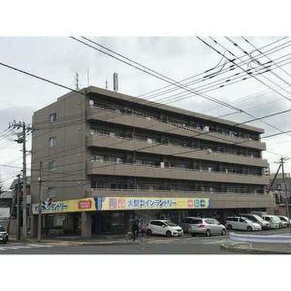 RC造・5階建ての外観