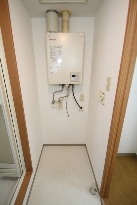 参考：灯油ボイラーを備えた水回り