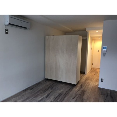 キッチンから玄関へ続く室内動線