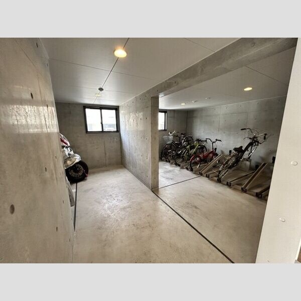 建物共用の自転車置場