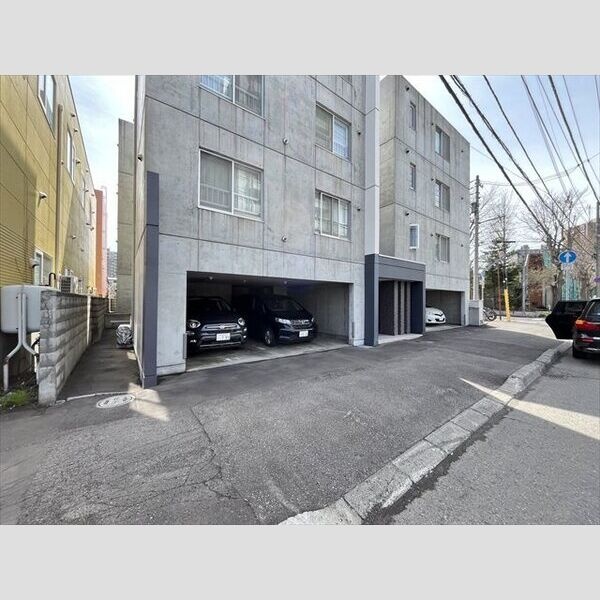 建物外観の別アングル
