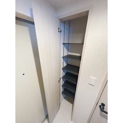同建物参考：シューズボックス