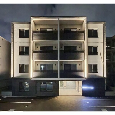 夜の建物外観