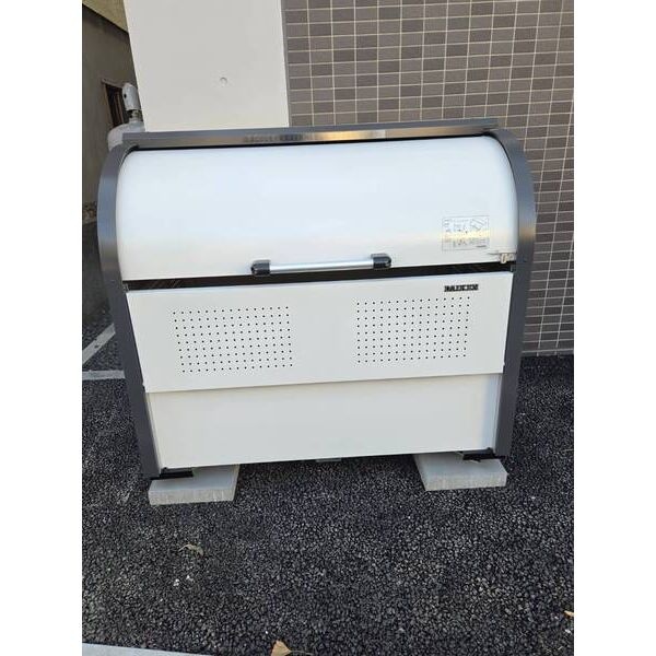 敷地内の専用ごみ置場です。