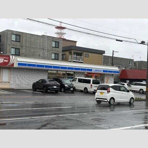 ローソン札幌本郷通七丁目店。徒歩2分（約148m）。