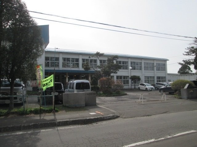 柏小学校まで1100m