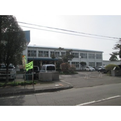 柏小学校まで1100m