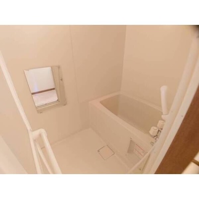 独立した浴室。バス・トイレ別の間取りです。