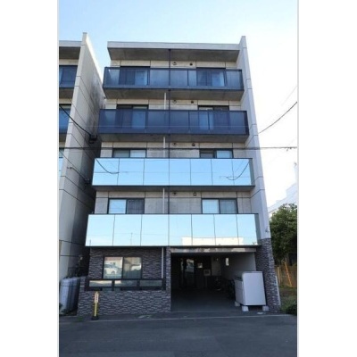 鉄筋コンクリート造5階建ての外観
